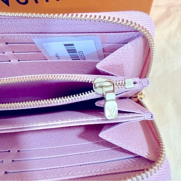 Louis Vuitton Damier Azur Zippy Wallet - Picture 4 of 11